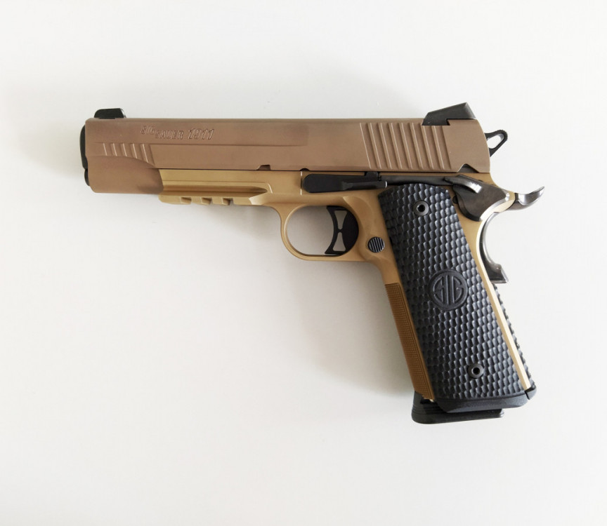 Pistole samonabíjecí Sig Sauer 1911 Emperor Scorpion .45 ACP č.1