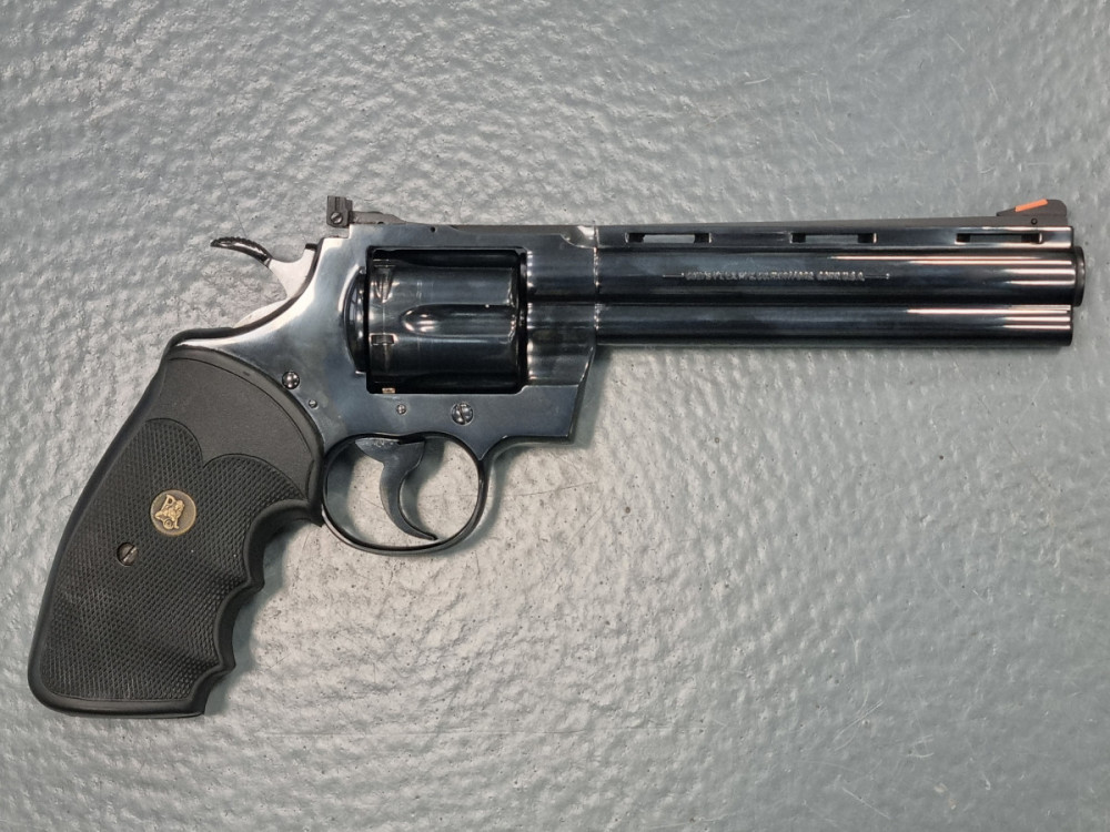 Revolver Colt Python 6