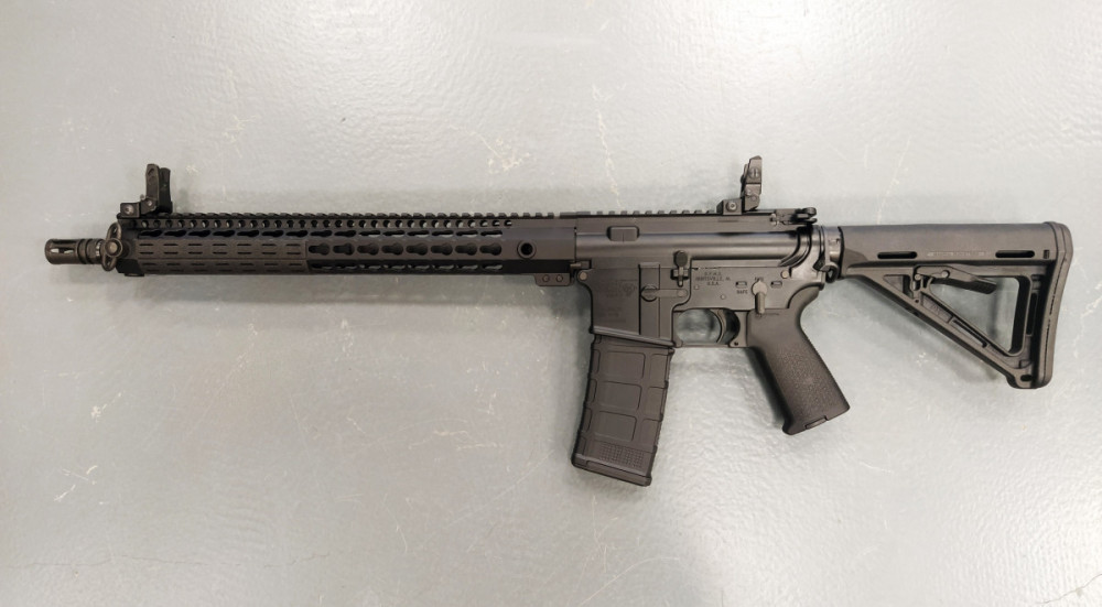 Samonabíjecí puška DPMS A-15 - KOMISE č.1