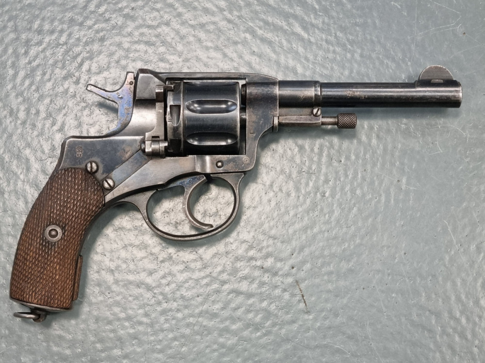 Revolver Nagant M1895 s pouzdrem - KOMISE č.2