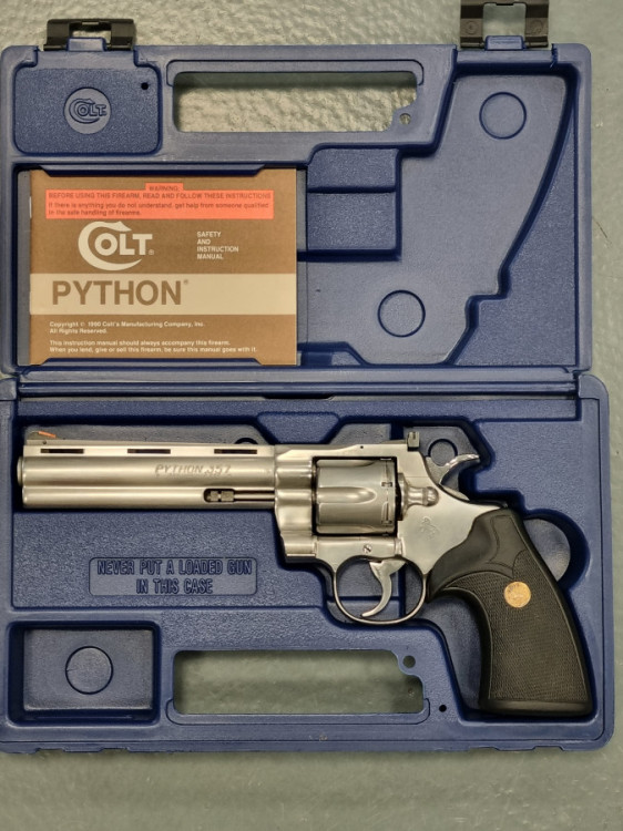 Revolver Colt Python 6