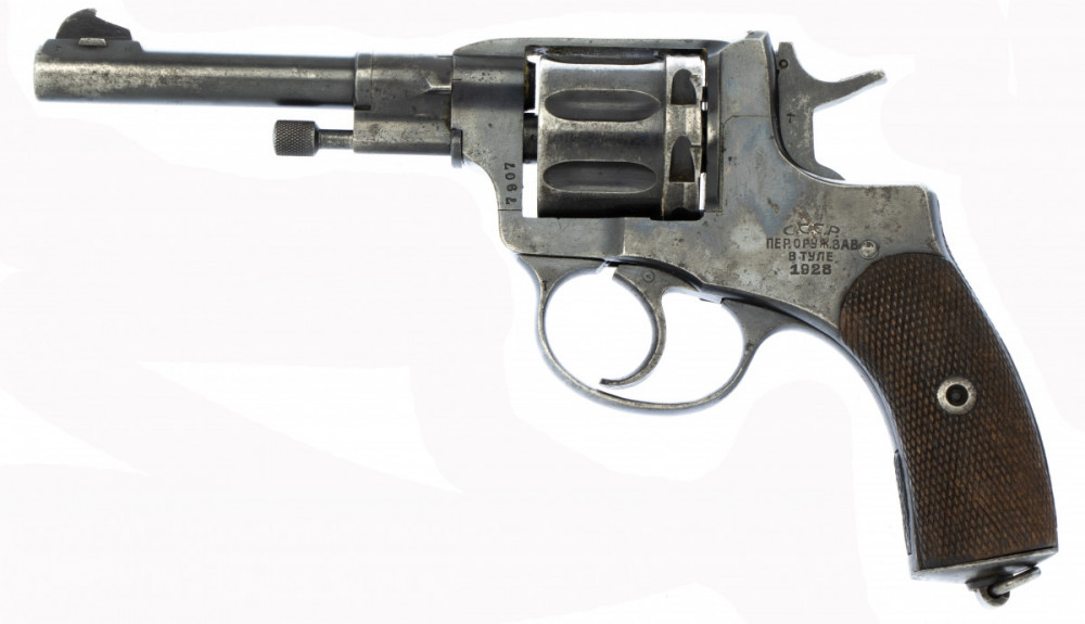 Revolver Nagant M1895 - KOMISE