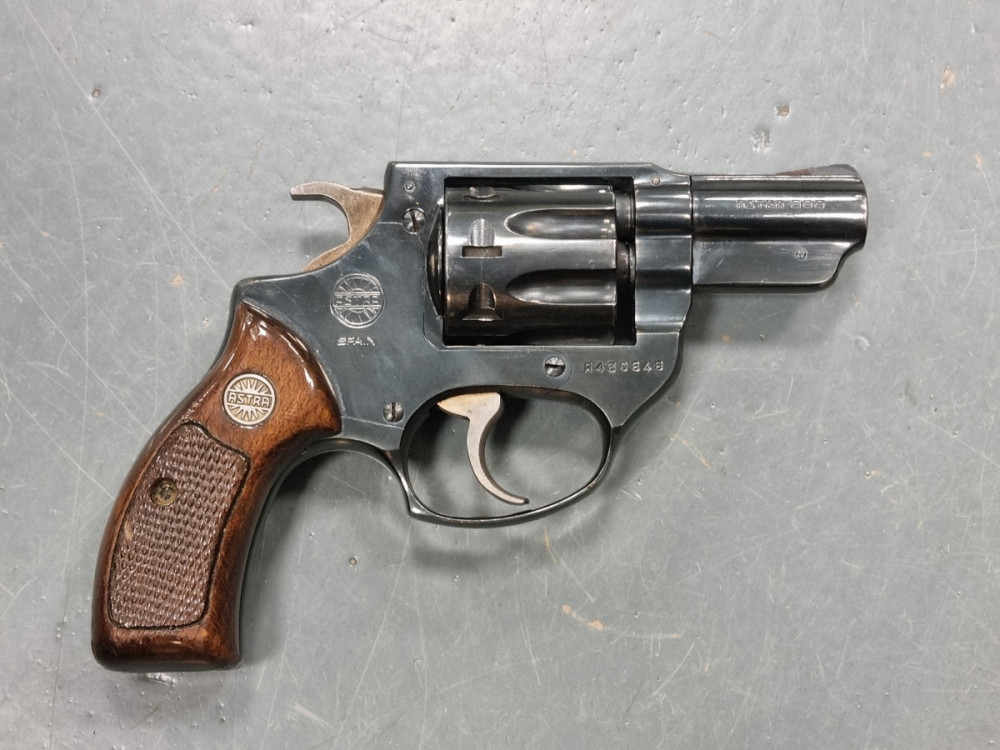 Revolver Astra 680 - KOMISE č.2
