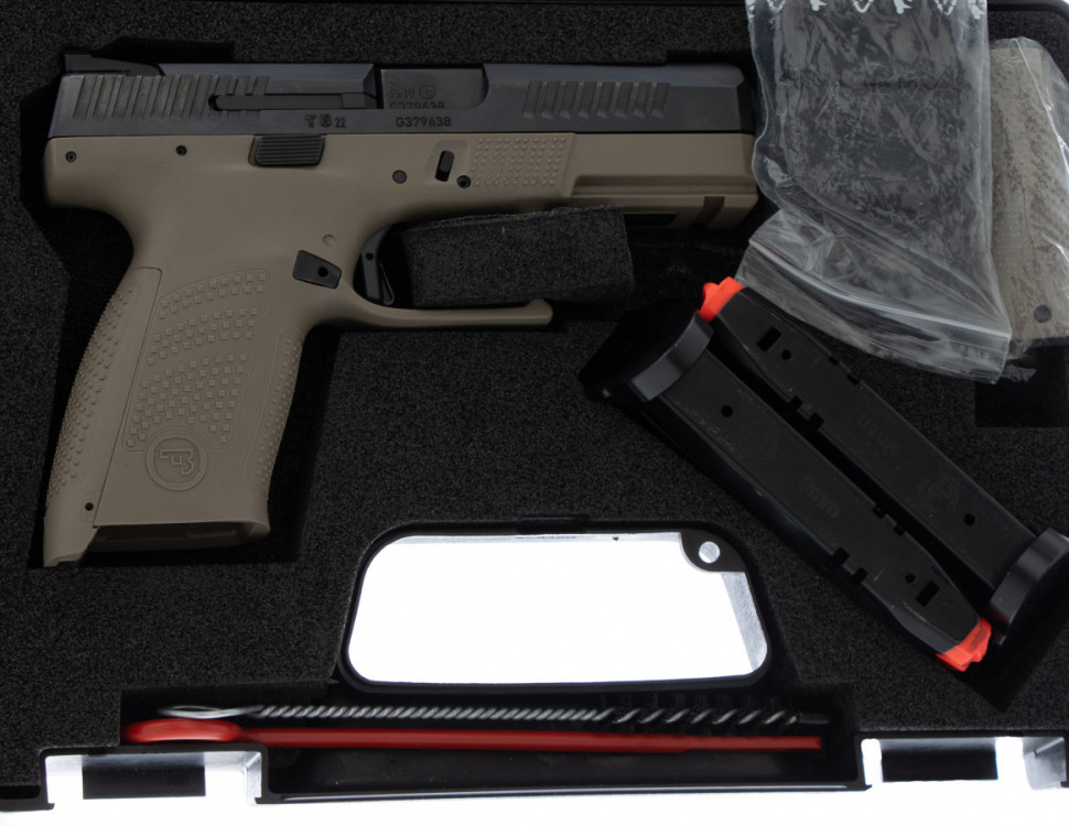 Samonabíjecí pistole CZ P-10 C FDE - KOMISE č.3
