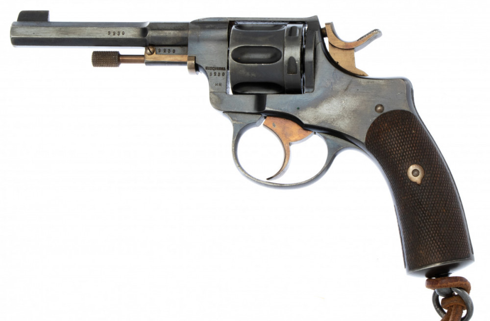 Revolver Husqvarna M83 - KOMISE