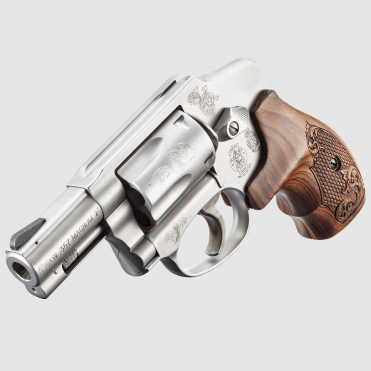 Revolver Smith & Wesson 640 Engraved 2