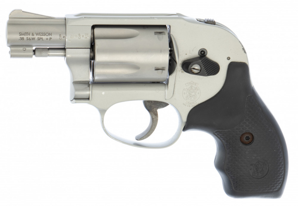 Revolver Smith & Wesson 638-3 Airweight č.1