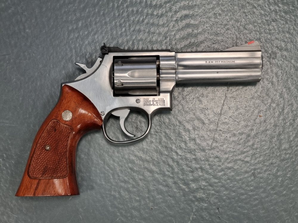 Revolver Smith & Wesson 686 - 4