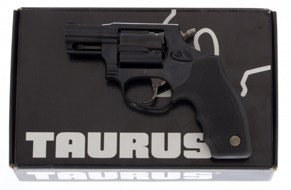 Revolver Taurus 85 Defender č.3