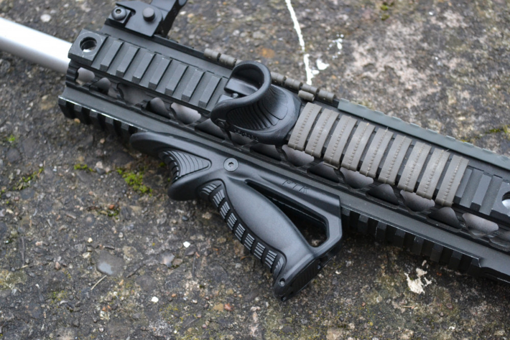 FAB Defense - Přední taktická rukojeť /opěrka na palec VTS  Černá č.2