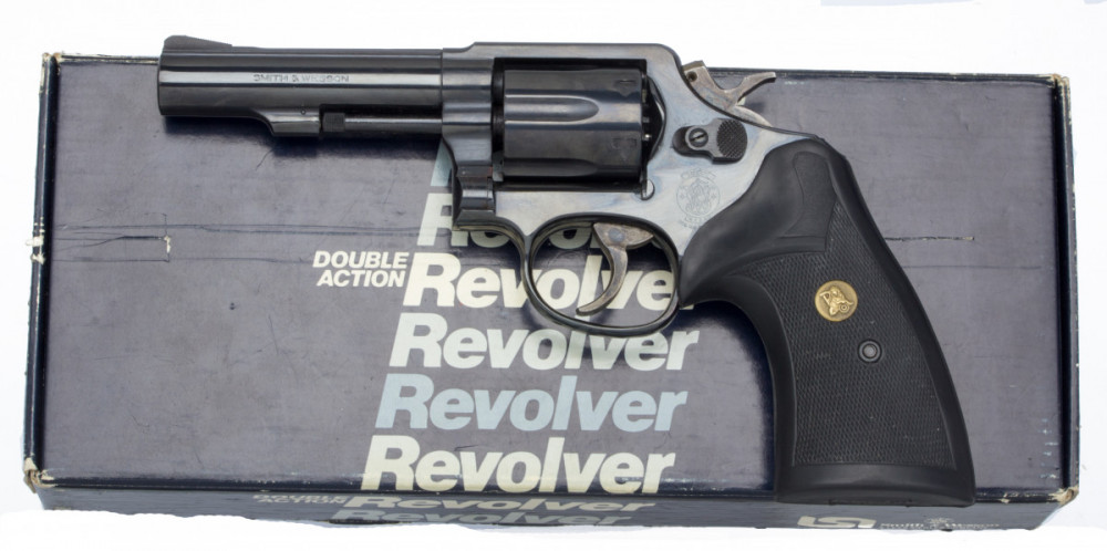 Revolver Smith & Wesson 13-3 č.3