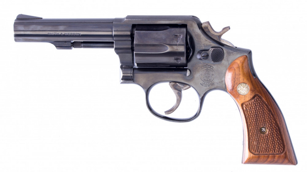 Revolver Smith & Wesson 547 9mm č.1