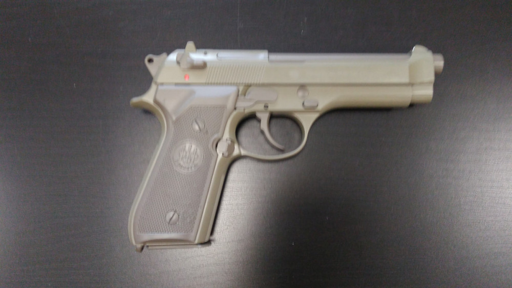 Pistole Beretta 92SB cal.9mm Luger cerakote FDE č.2